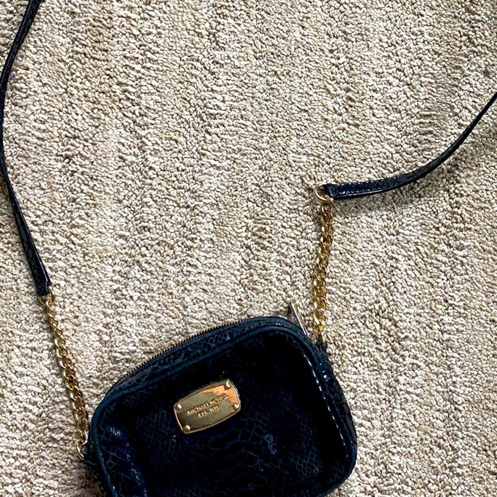 Michael kors crossbody